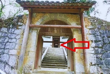 Tổ Tiên nhắc nhở: 'Xây nhà hai cửa, cả người lẫn của đều lao đao', nhà 2 cửa là nhà gì?