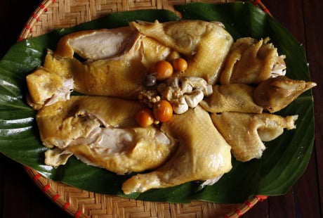 Luộc gà nước lã vừa tanh vừa đỏ, thêm 1 bước gà chín đều, ngọt đậm ngay
