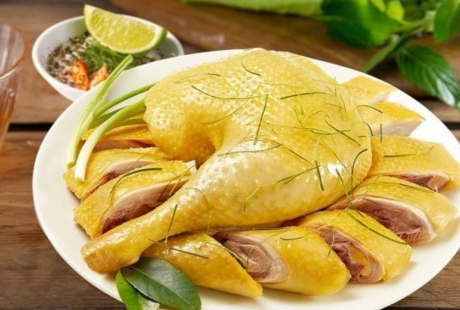 Luộc gà không cần nước lã: Mẹo giúp da vàng óng, thịt ngọt, không tanh đỏ xương