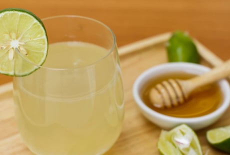 Mỗi sáng uống 1 cốc nước chanh ấm, cơ thể có 7 thay đổi bất ngờ