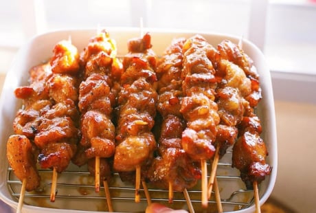 Cách ướp thịt xiên nướng đậm đà, ngon không kém ngoài hàng