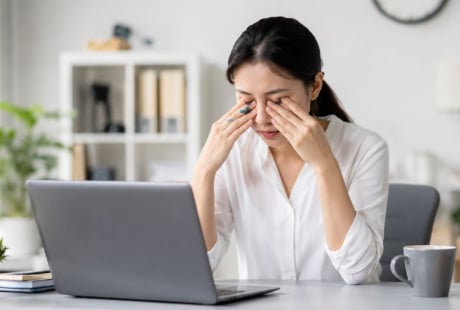 5 cách luyện tập cực nhanh giúp đôi mắt sáng khỏe hơn cho người thường làm việc máy tính