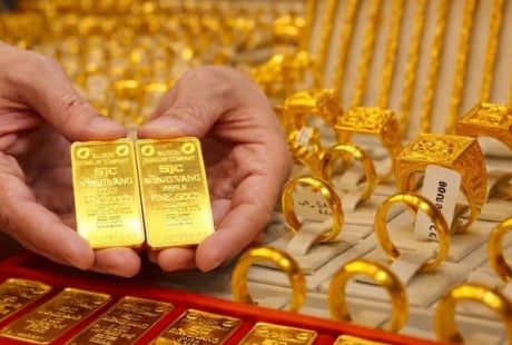 Giá vàng hôm nay (25/6): Vàng SJC và nhẫn đồng loạt 'lao dốc', nhà đầu tư cần làm gì?