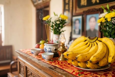 Vì sao nhiều người kiêng đặt chuối lên bàn thờ vào Rằm tháng 7?