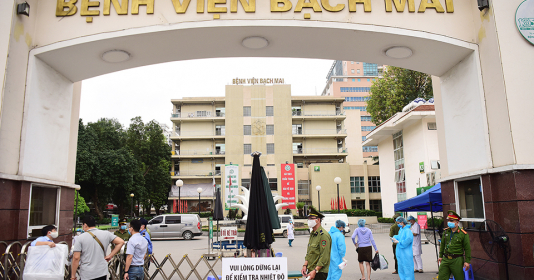 Hơn 200 cán bộ, bác sĩ Bệnh viện Bạch Mai xin nghỉ việc: Nguyên nhân là gì?