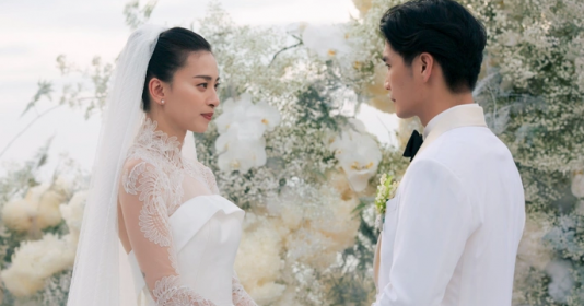 thumbnail - Cận cảnh Ngô Thanh Vân và Huy Trần rơi nước mắt trong đám cưới, một chi tiết gây xúc động mạnh