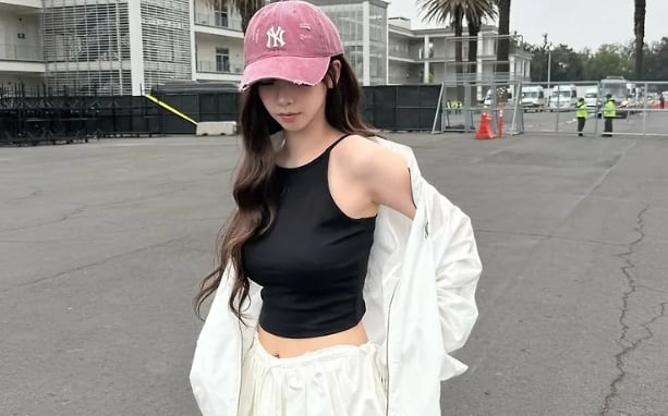 Diện đồ đen giữa mùa Hè vẫn mát mẻ và thời thượng nếu biết 4 công thức phối đồ này